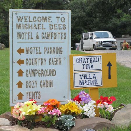 Michael Dee'S Motel East Durham 외부 사진
