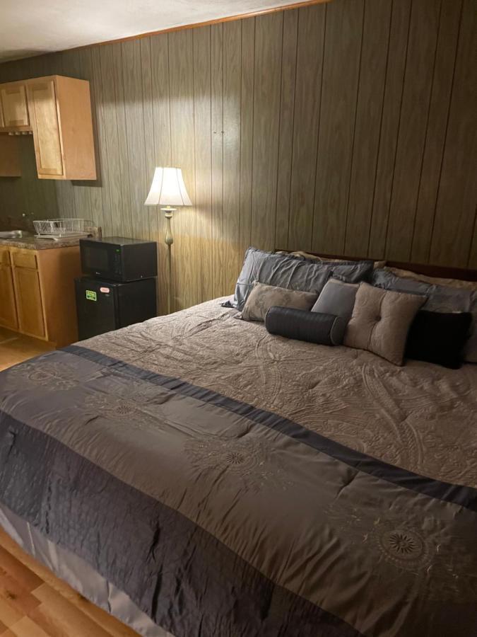 Michael Dee'S Motel East Durham 외부 사진