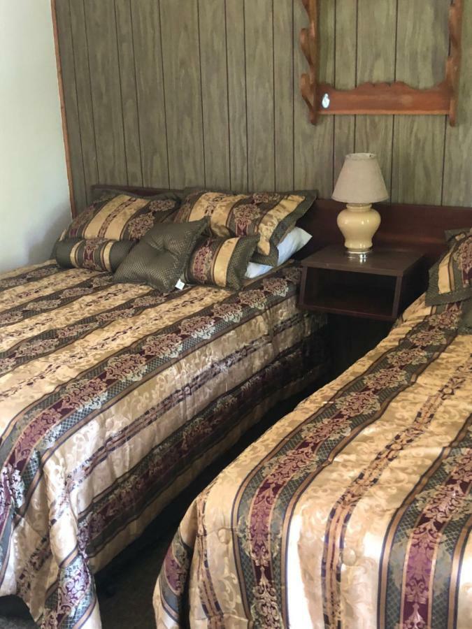 Michael Dee'S Motel East Durham 외부 사진