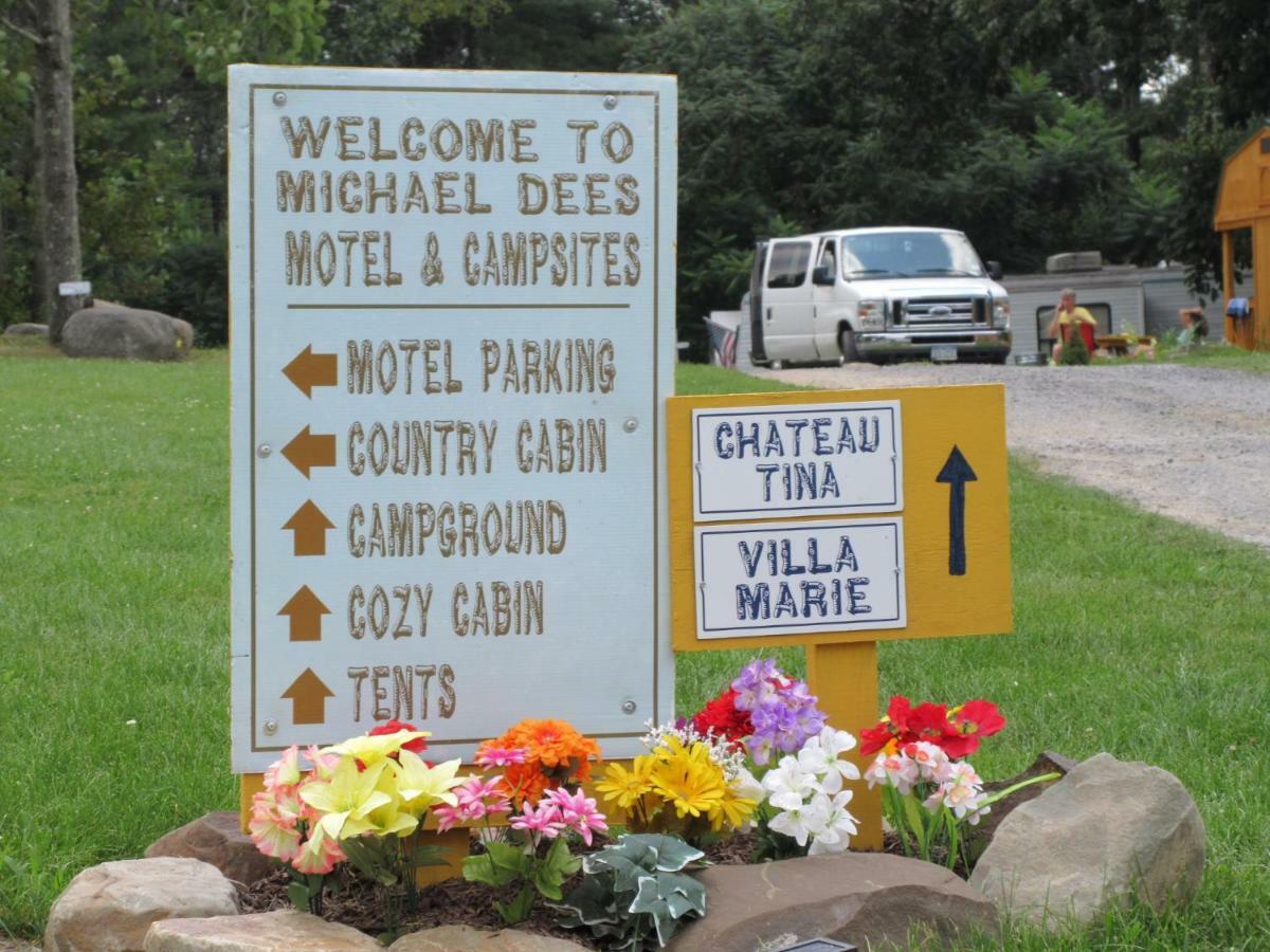 Michael Dee'S Motel East Durham 외부 사진